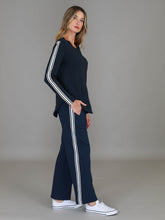 Delta | Women's Curve Hem Stripe Long Sleeve T-Shirt – Cotton Jersey