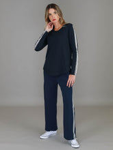 Delta | Women's Curve Hem Stripe Long Sleeve T-Shirt – Cotton Jersey