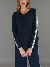 Delta | Women's Curve Hem Stripe Long Sleeve T-Shirt – Cotton Jersey